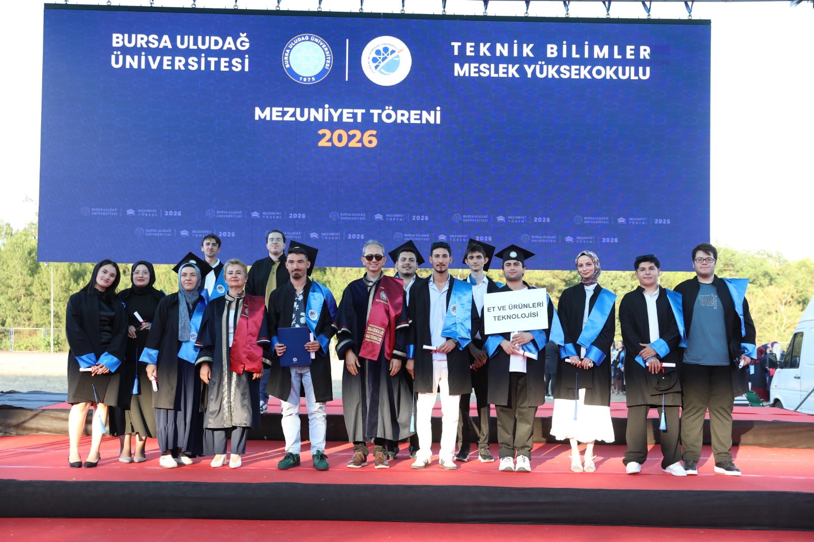Bursa Uludağ Üniversitesi Teknik Bilimler Meslek Yüksekokulu'nda Mezuniyet Coşkusu
